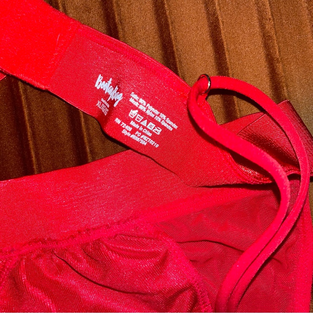 Red triangle bralette - Picture 5 of 5